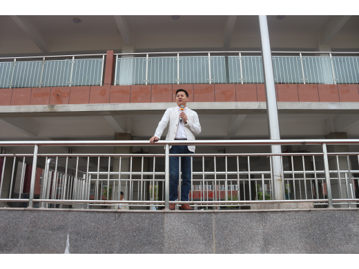 湖北清心心理咨询中心主任冉阳博士来到湖北省云梦县黄香高中以"成就